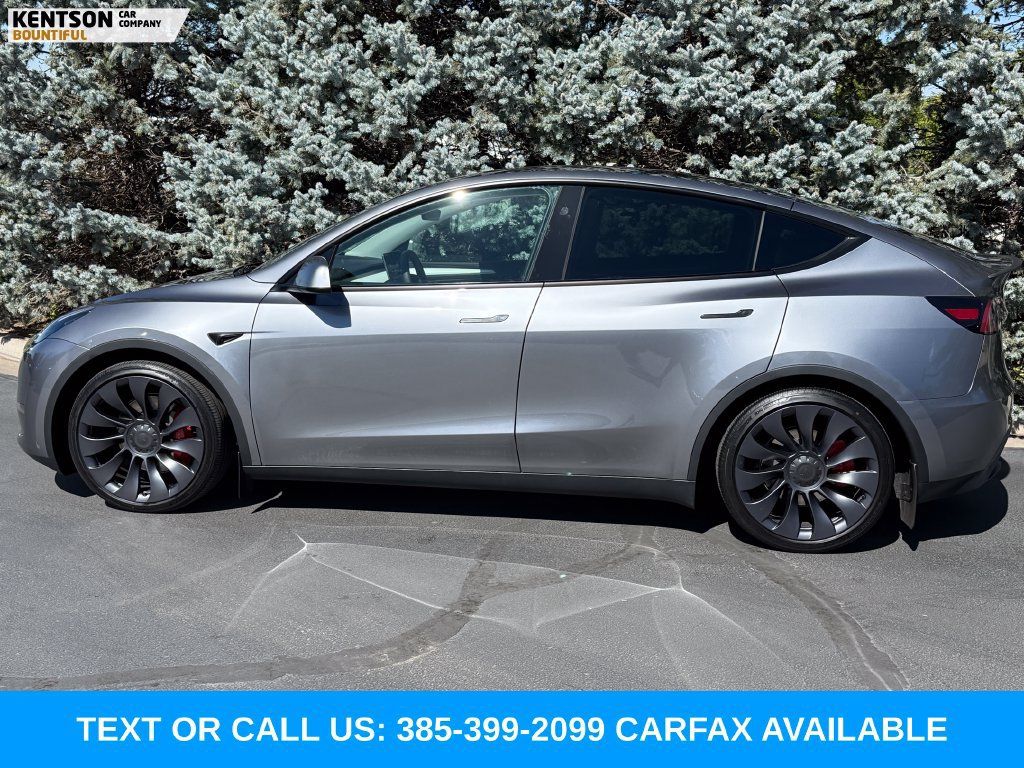 Used 2024 Tesla Model Y Performance AWD/4WD image 4