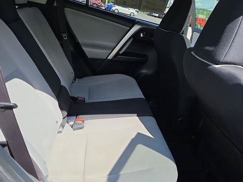 Used 2016 Toyota RAV4 XLE FWD image 18