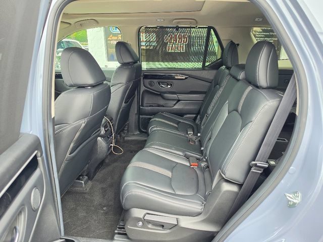 Certified 2025 Honda Pilot Touring image 21
