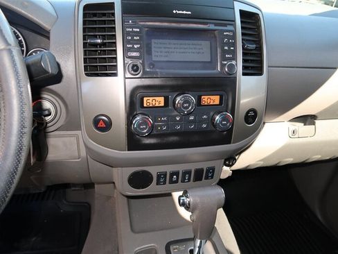 Used 2019 Nissan Frontier SL image 8