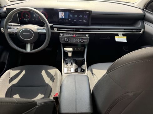 Used 2025 Hyundai Tucson SE image 14