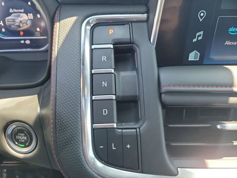 Used 2024 Chevrolet Suburban RST w/ Luxury Package AWD/4WD image 30