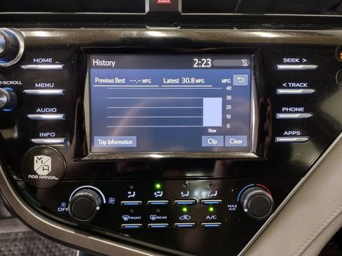 Used 2018 Toyota Camry LE FWD image 30