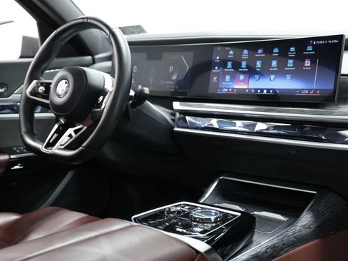 Used 2023 BMW 740i w/ Parking Assistance Package RWD image 99