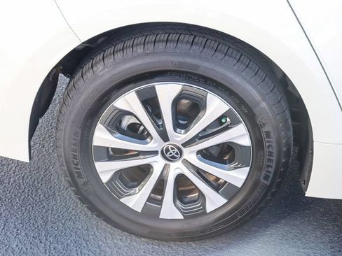 Used 2021 Toyota Corolla LE FWD image 9