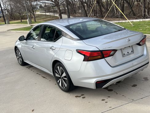 Used 2021 Nissan Altima 2.5 SV image 8