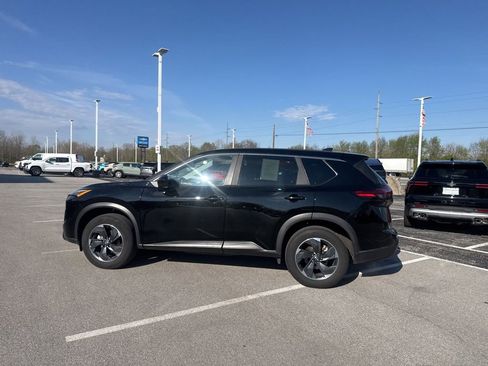 Used 2025 Nissan Rogue SV image 8