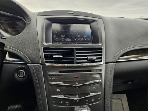 Used 2014 Lincoln MKT AWD image 20