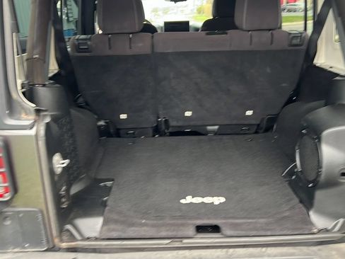 Used 2014 Jeep Wrangler Unlimited Sahara w/ Connectivity Group AWD/4WD image 16