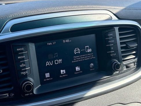 Used 2019 Kia Sorento L image 29