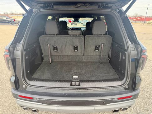 Used 2025 Chevrolet Traverse LT w/ Driver Confidence Package image 25