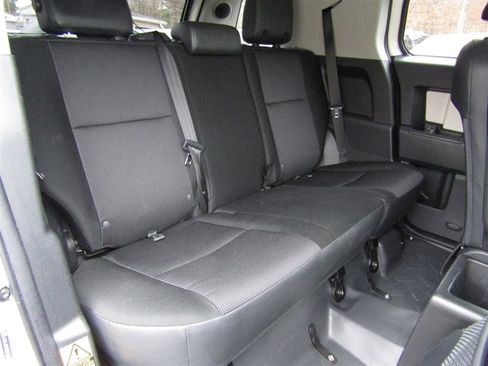 Used 2011 Toyota FJ Cruiser 4WD image 31