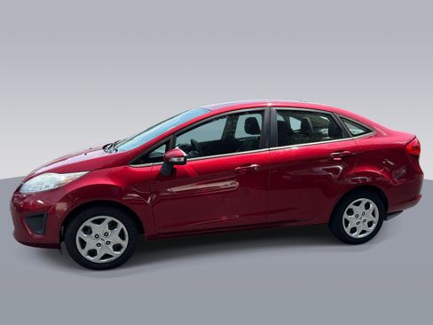 Used 2013 Ford Fiesta SE FWD image 4