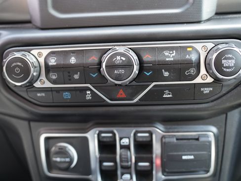 Used 2023 Jeep Wrangler Unlimited w/ Cold Weather Group AWD/4WD image 26