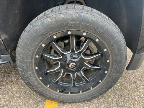 Used 2018 Chevrolet Tahoe Premier AWD/4WD image 10