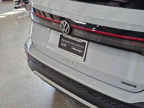 New 2025 Volkswagen Taos SE image 13