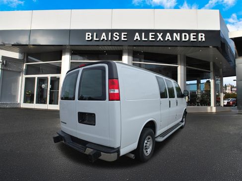 Used 2024 Chevrolet Express 2500 w/ Driver Convenience Package RWD image 5