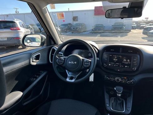 Certified 2025 Kia Soul LX w/ LX Technology Package image 38