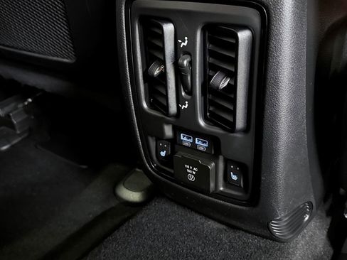 Used 2022 Dodge Durango R/T w/ Blacktop Package image 24