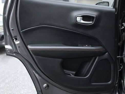 Used 2018 Jeep Compass Limited w/ Navigation Group image 16