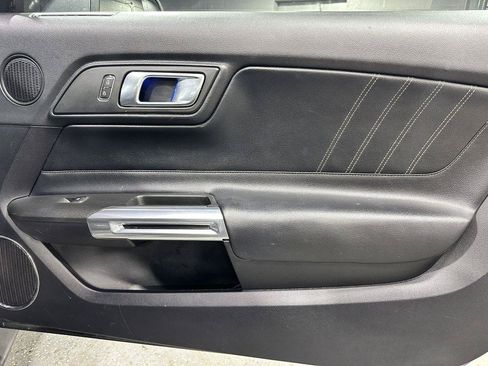Used 2018 Ford Mustang Premium RWD image 33