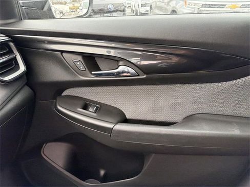 Used 2025 Chevrolet TrailBlazer LT image 24