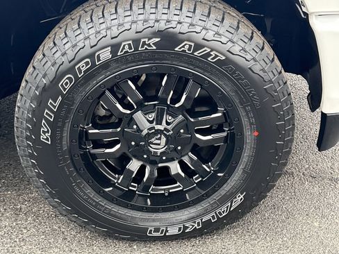 Used 2022 RAM 1500 Laramie image 9