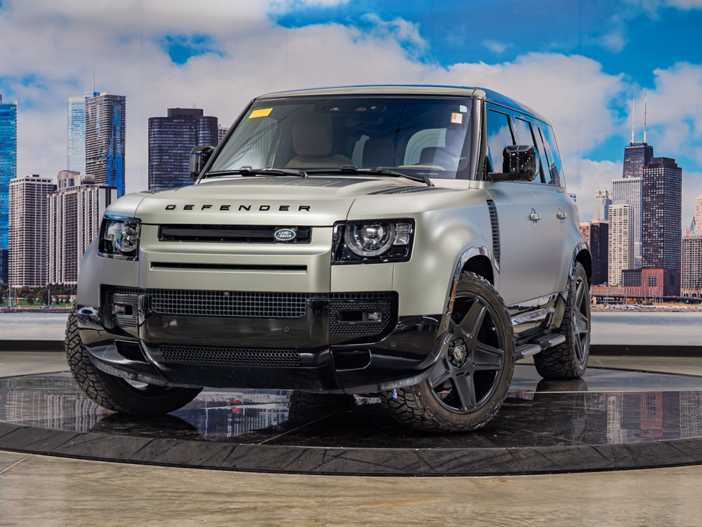 Used 2025 Land Rover Defender 110 X-Dynamic SE AWD/4WD image 2