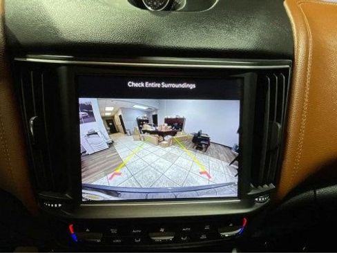 Used 2022 Maserati Levante GT image 18
