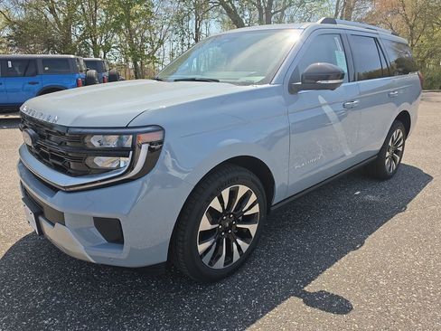 New 2026 Ford Expedition Platinum AWD/4WD image 4