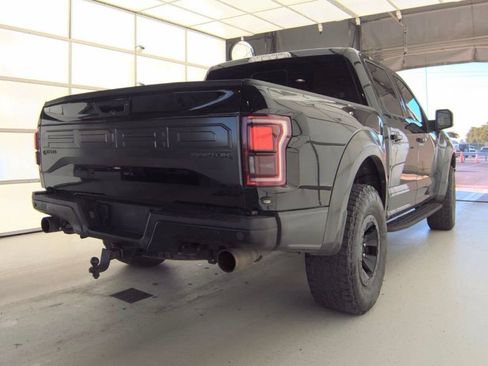 Used 2017 Ford F150 Raptor w/ Equipment Group 802A Luxury AWD/4WD image 4
