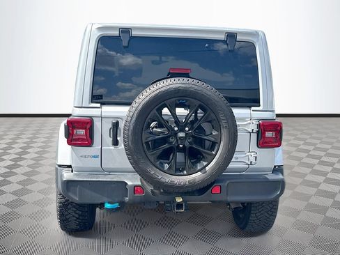 Used 2023 Jeep Wrangler Unlimited Sahara w/ Cold Weather Group AWD/4WD image 7