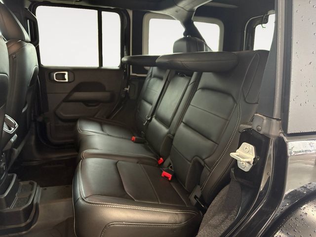 Used 2022 Jeep Wrangler Unlimited Sahara w/ LED Lighting Group AWD/4WD image 11