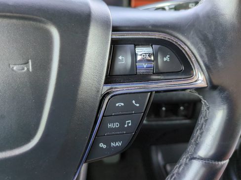 Used 2021 Lincoln Navigator Reserve w/ Luxury Package RWD image 26
