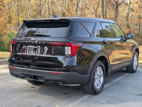 New 2026 Ford Explorer Active image 3