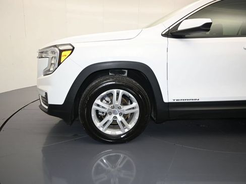 Used 2024 GMC Terrain SLE AWD/4WD image 9