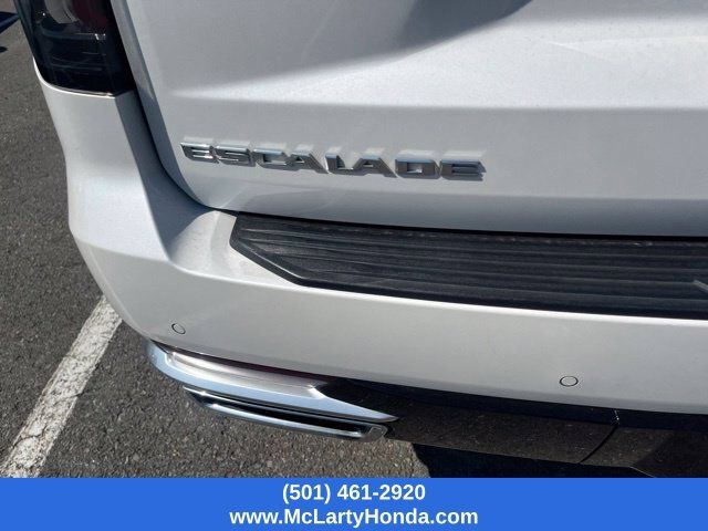 Used 2022 Cadillac Escalade Premium Luxury AWD/4WD image 11