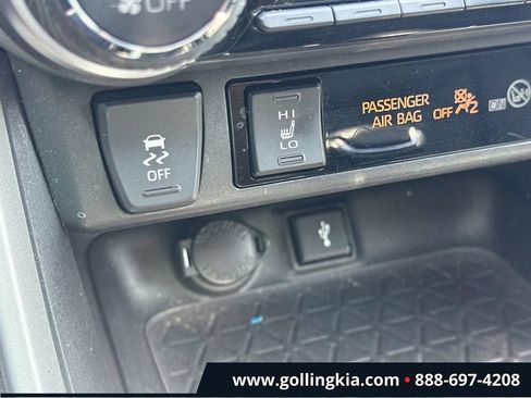 Used 2022 Toyota RAV4 XLE Premium AWD/4WD image 28