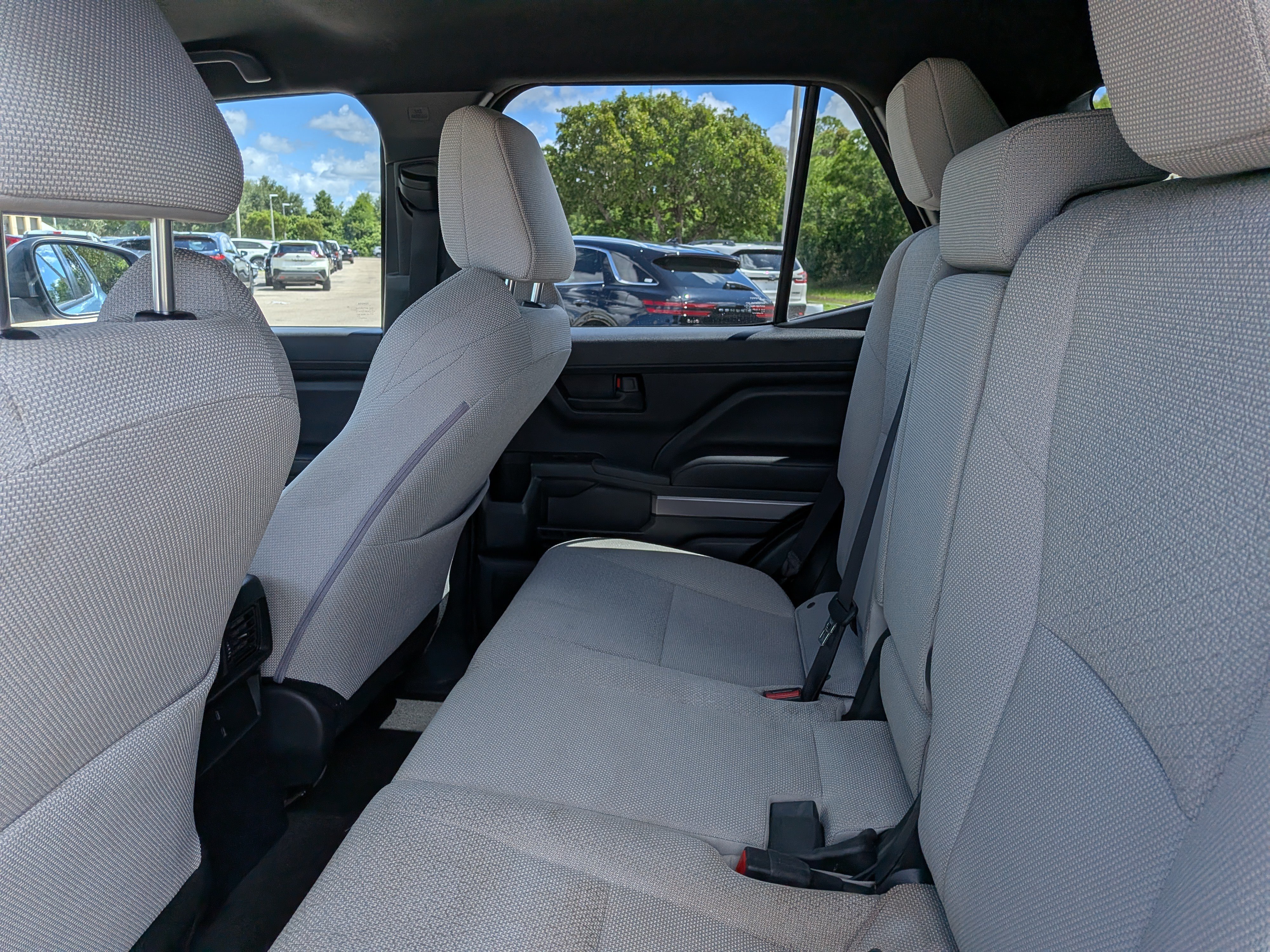 Used 2025 Toyota 4Runner SR5 AWD/4WD image 14