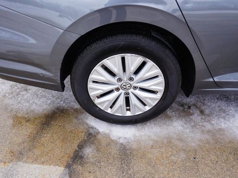 Used 2019 Volkswagen Jetta R-Line image 10