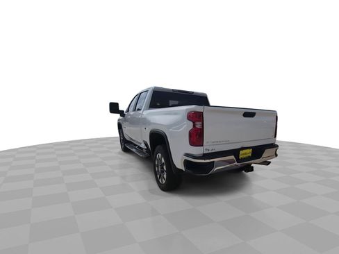 Used 2024 Chevrolet Silverado 2500 LT AWD/4WD image 7