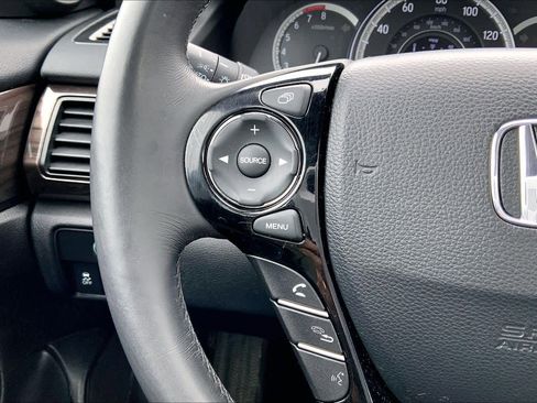 Used 2017 Honda Accord EX-L image 24