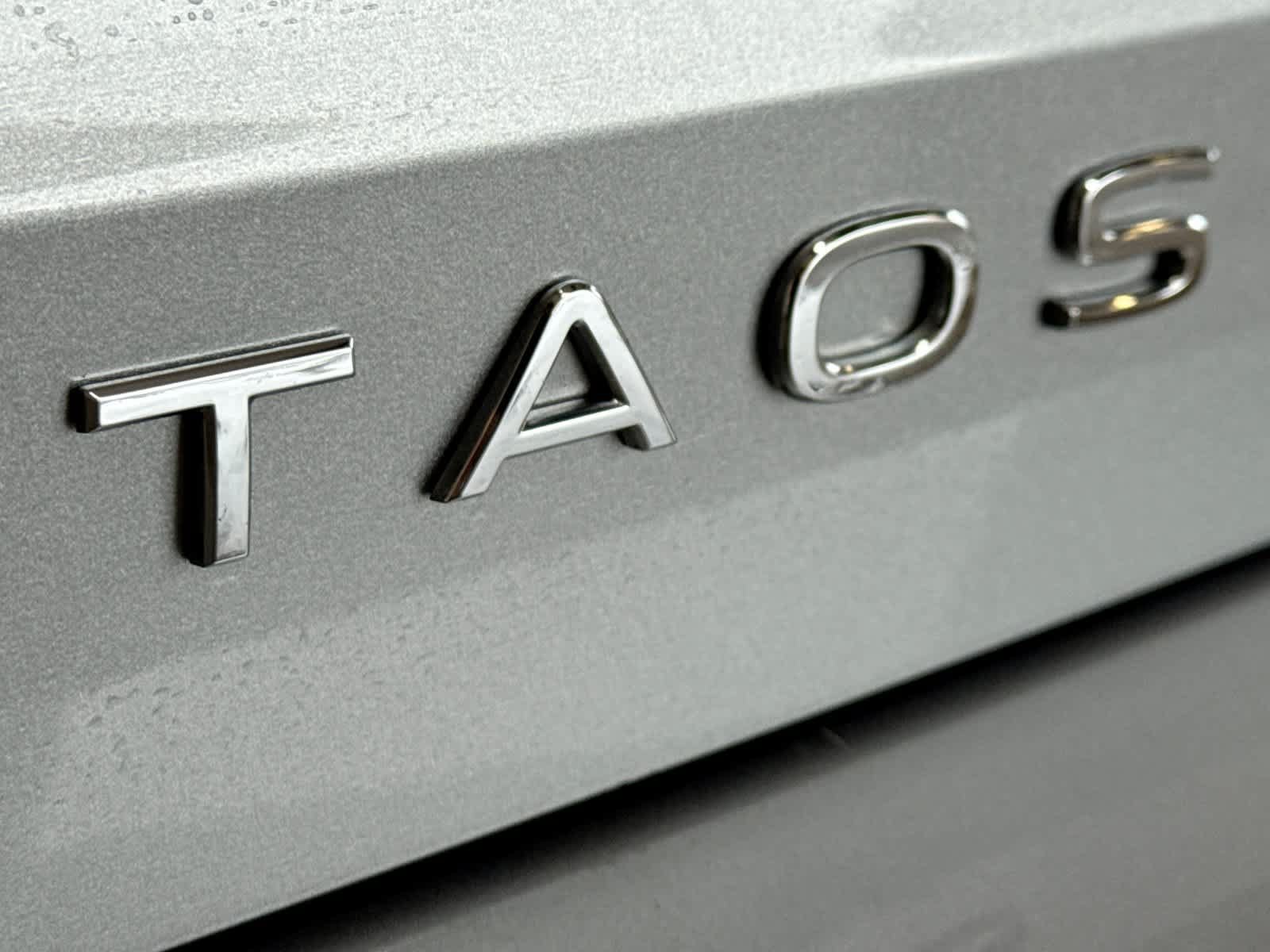 Used 2022 Volkswagen Taos SE FWD image 19