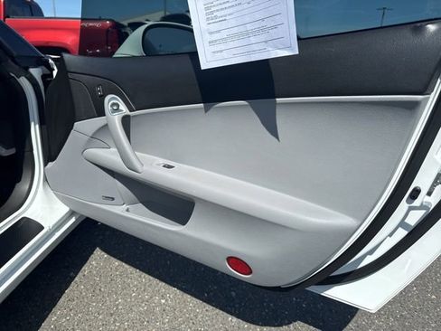 Used 2005 Chevrolet Corvette Coupe w/ Preferred Equipment Group RWD image 8