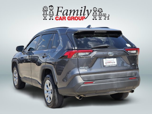 Used 2019 Toyota RAV4 LE FWD image 3