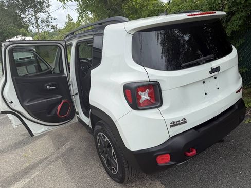 Used 2016 Jeep Renegade Trailhawk w/ Premium Trailhawk Package AWD/4WD image 6