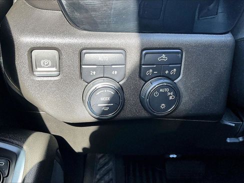 Used 2023 Chevrolet Silverado 1500 LT AWD/4WD image 36
