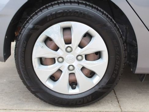 Used 2016 Hyundai Accent SE image 12