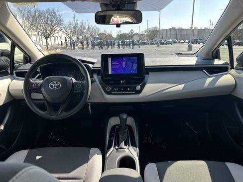 Certified 2023 Toyota Corolla LE image 28