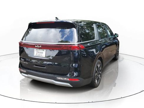 Used 2022 Kia Carnival EX FWD image 6